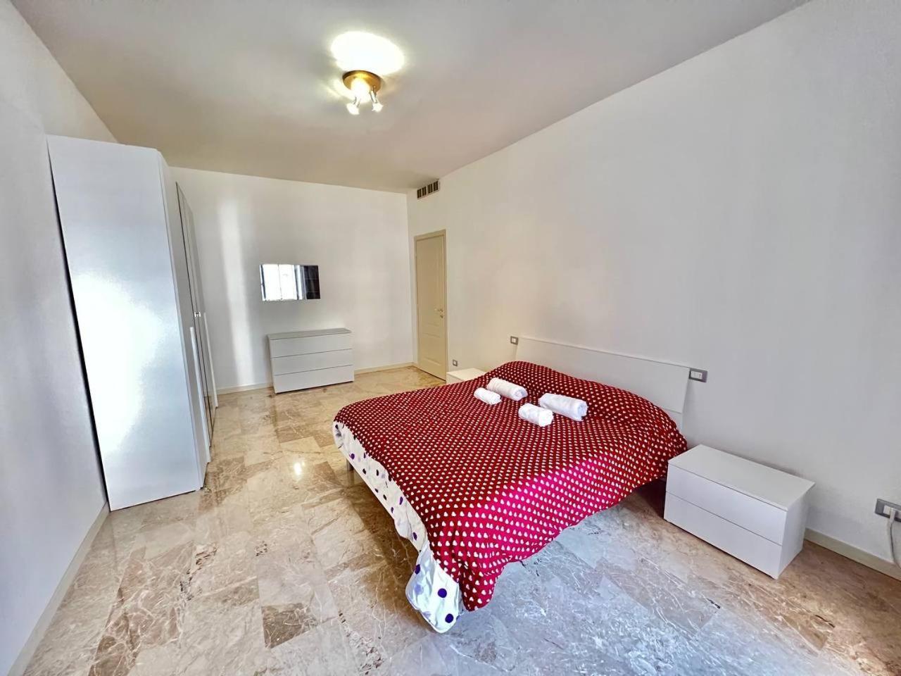 In Coorte Di Prestigio, Nel Pieno Centro Di Voghera, A Pochi Passi Dalla Stazione Apartment