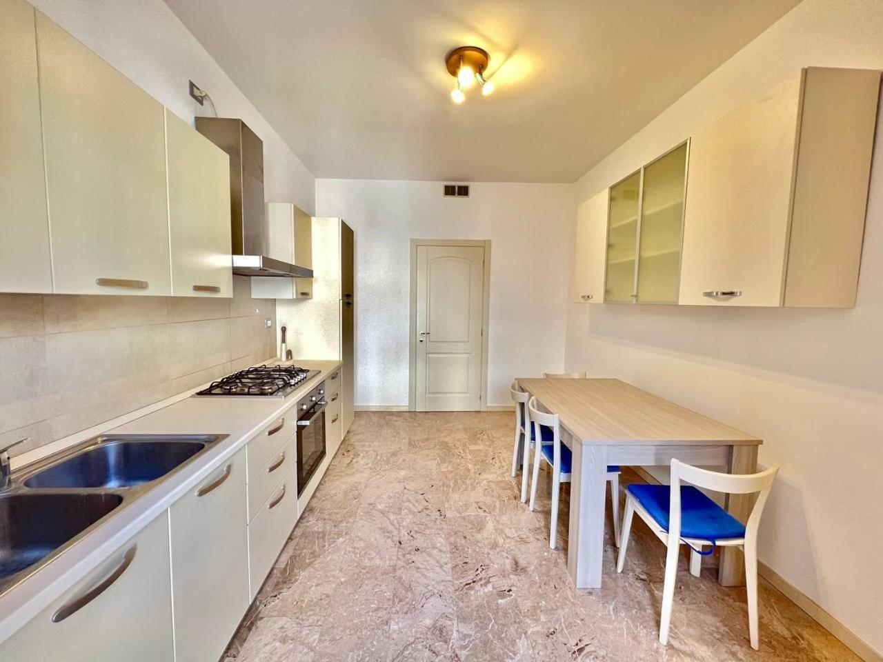 Apartment In Coorte Di Prestigio, Nel Pieno Centro Di Voghera, A Pochi Passi Dalla Stazione *